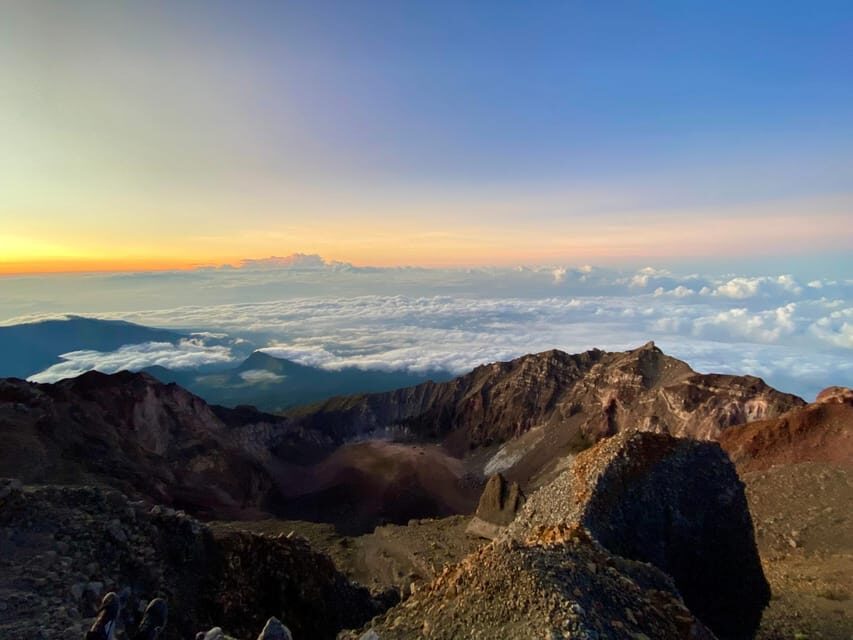 Mount Rinjani Trekking 3Days/2nights Summit Lake Hotspring