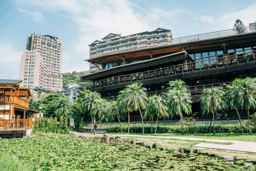 Taipei: Yangmingshan & Beitou Full-Day Tour