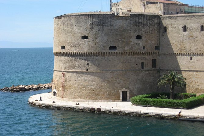 Taranto Walking Tour: the Town of the Two Seas