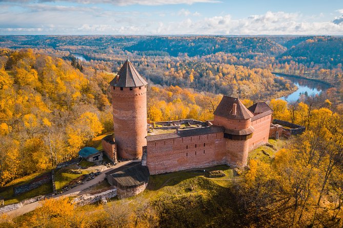 The Best of Sigulda Walking Tour - Key Points
