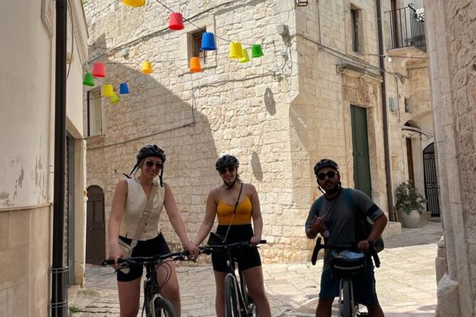 Tour in Polignano a Mare by E-Bike, Schiacciata and Wine - Key Points