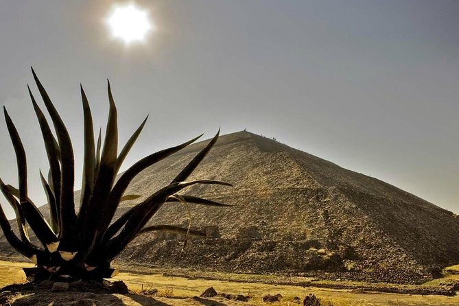Tour to the Pyramids of Teotihuacán and Basilica of Guadalupe - Key Points