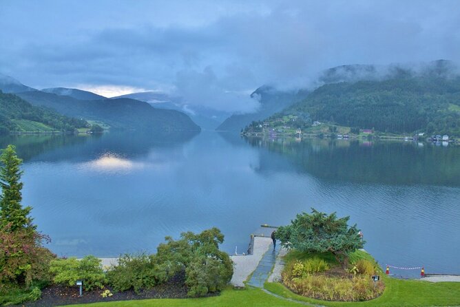 TRANSFER, LUXURY CAR 1-3 PAX: Bergen – Ulvik - Overview and Pricing