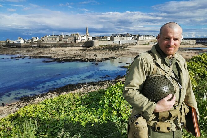 Unusual Guided Tour of Saint Malo in Immersion in 1944 - Key Points