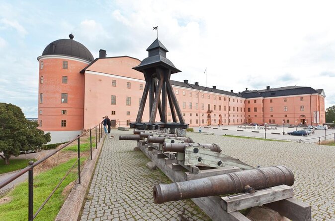 Uppsala Must See 2h City Walk - 2h Tour of All Big Attractions! - Key Points