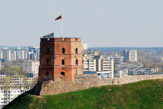Vilnius Small-Group Instagram Tour - Key Points