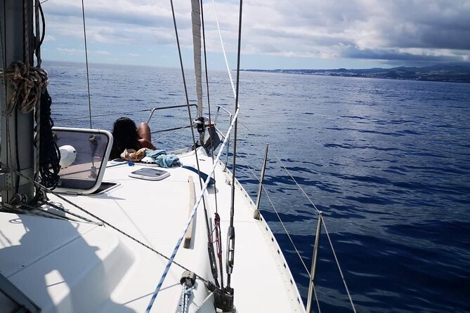 2.5h Sunset Navigation With Azorean Appetizers and Wine