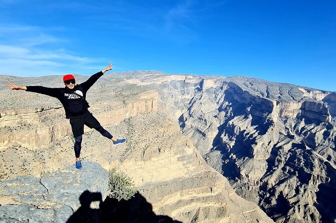 2-Days 1 Night Private Jebel Shams Tour - Meeting and Pickup
