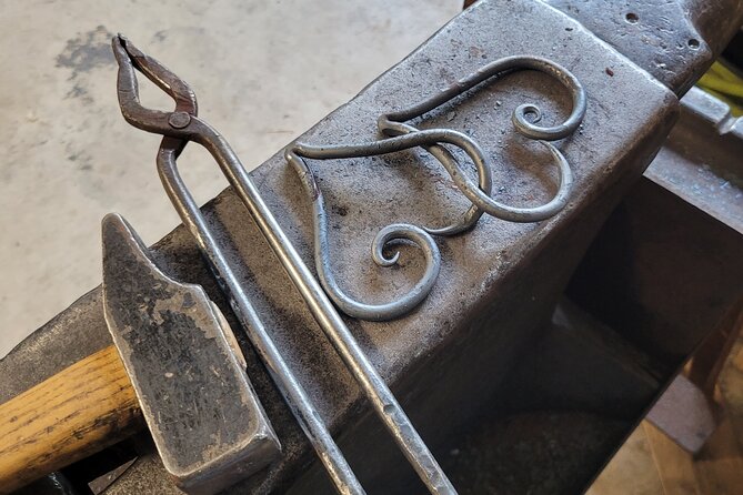 2 Hour Blacksmithing Experience in Niagara (Craft Class/Activity)