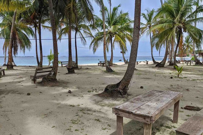 2D/1N in Private Room on San Blas Shipwreck Island + Tour + Meals