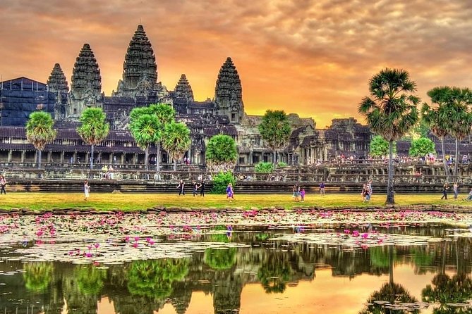 3-Day Tour With With All Major Temple, Banteay Srei + Floating Village