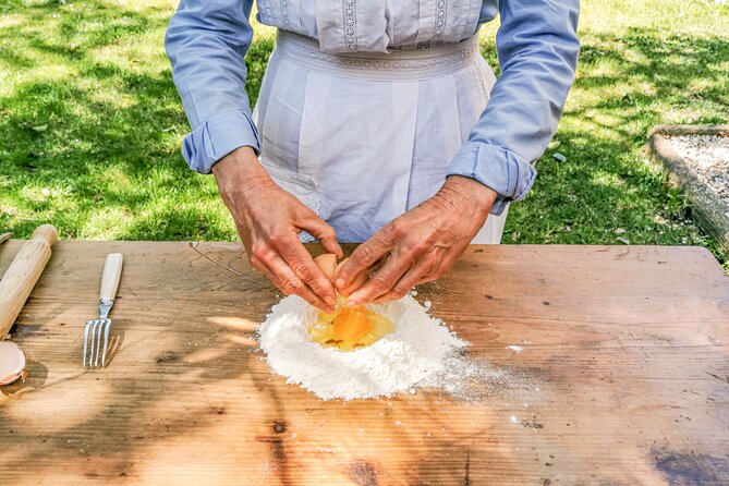 4 Hour Pasta Making Class on the Florentine Hills