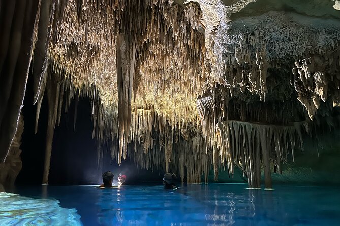 4 Hours Enjoying Unique Aquatic Caves in Mallorca