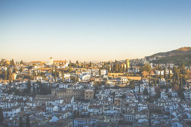 4 Neighborhoods 4 Cultures. Half Day Private Tour in Granada