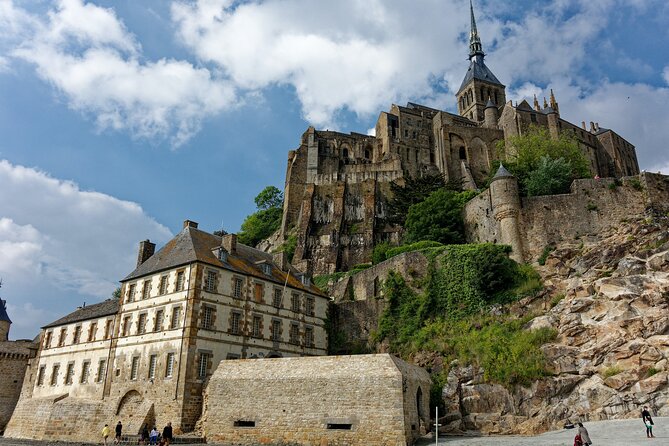 5-Hour Private Tour of Mt St Michel From St Malo With Pick up and Drop off