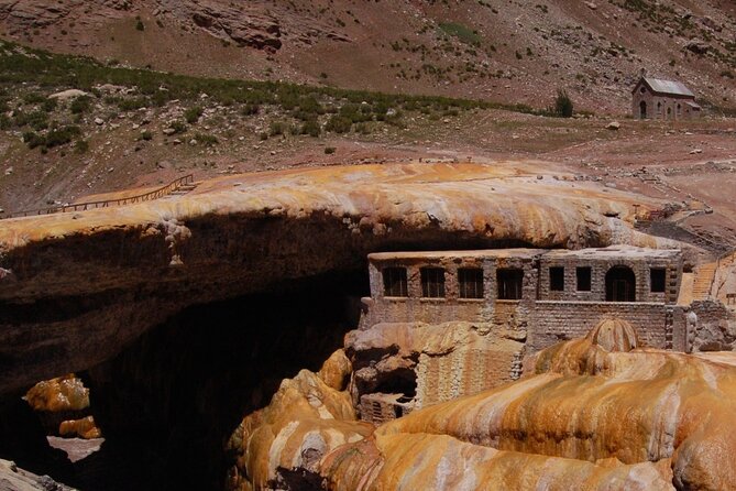 Admire the Majesty of the Cordillera: Altamontaña Experience