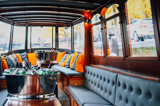 Amsterdam Canal Cruise in Classic Salon Boat With Drinks and Cheese