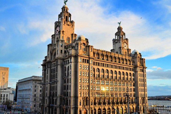 Arrival Private Transfer: Liverpool Airport LPL to Liverpool in Business Car