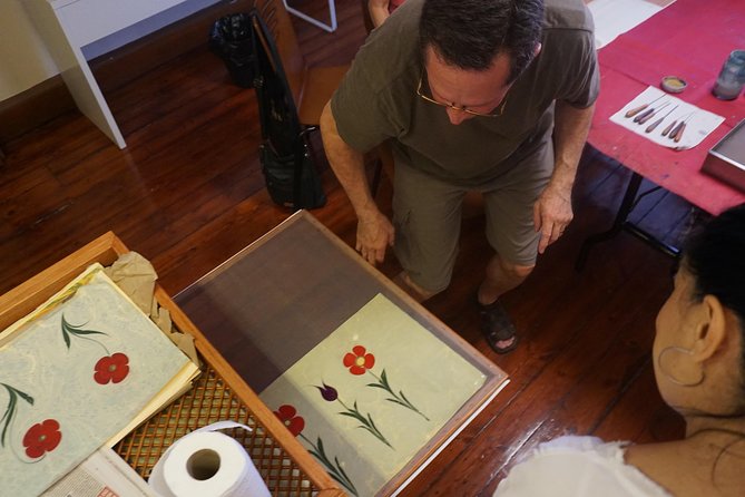 Art of Turkish Ebru Marbling Workshop in Istanbul
