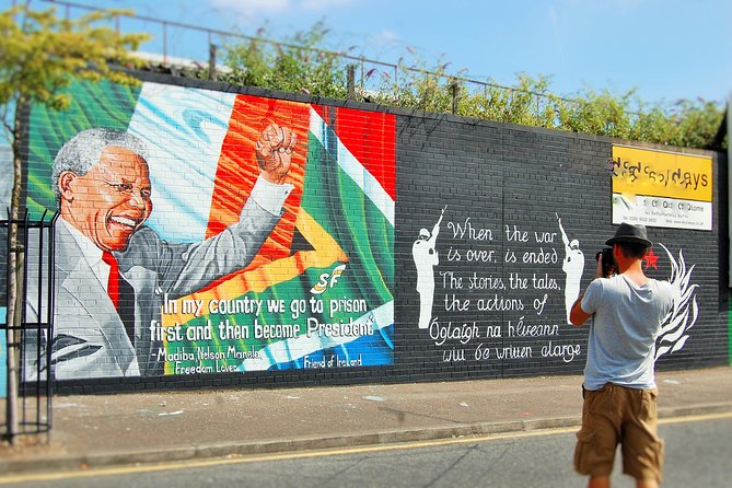 Belfast Political Mural Private Black Taxi Tour