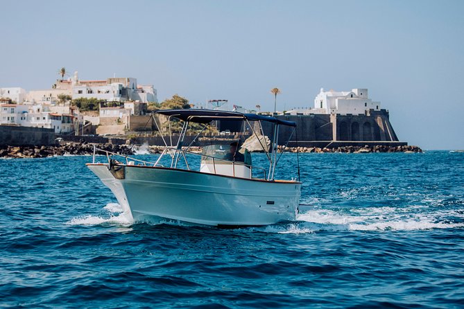 Boat Tour of the Island of Ischia With a Length of 7.50 Meters - Included in the Experience