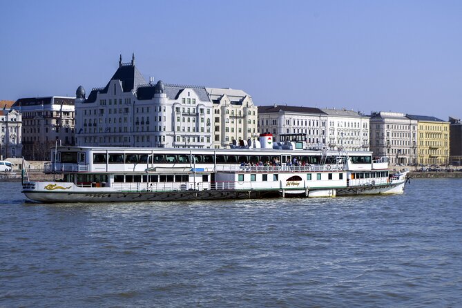 Bottomless Brunch and Cruise With Prosecco in Budapest