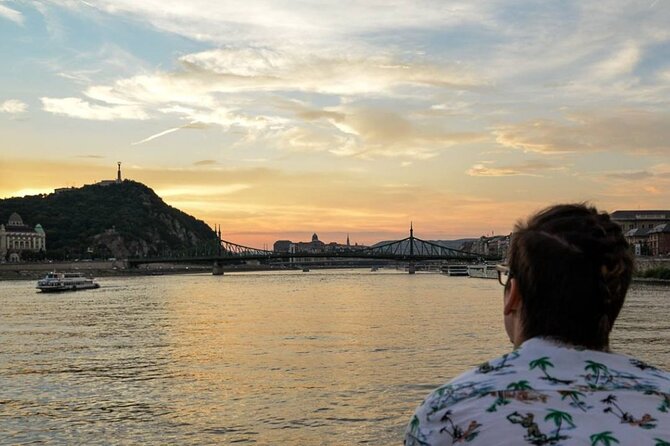 Budapest Sunset Danube Cruise With Unlimited Prosecco
