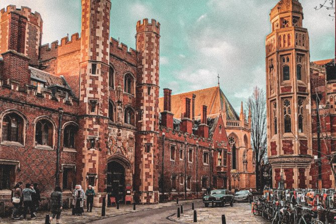 Cambridges History & Secrets With Self-Guided Walking Tours