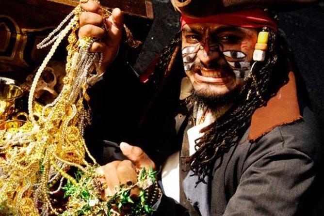 Captain Hook: Pirate Show and Dinner Cruise in Cancun - Overview and Experience