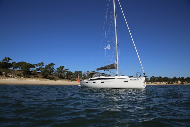Cascais Romantic Private 2h Cruise With Sparkling Wine