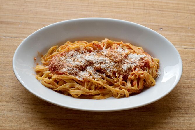 Cesarine: Small Group Pasta & Tiramisu Class in Rome