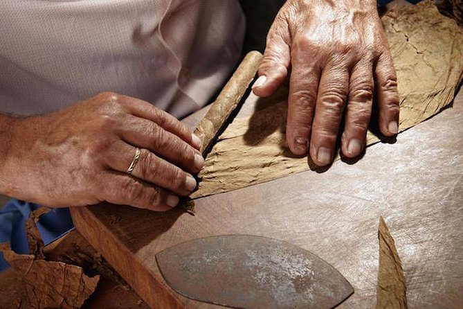 Cigar Rolling Lesson and Wine Blending Class - Wine Blending Class