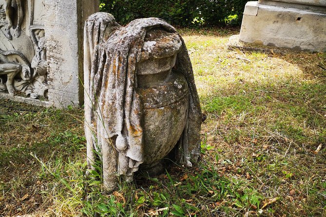 City of the Dead – Central Cemetery With Sandra Blum
