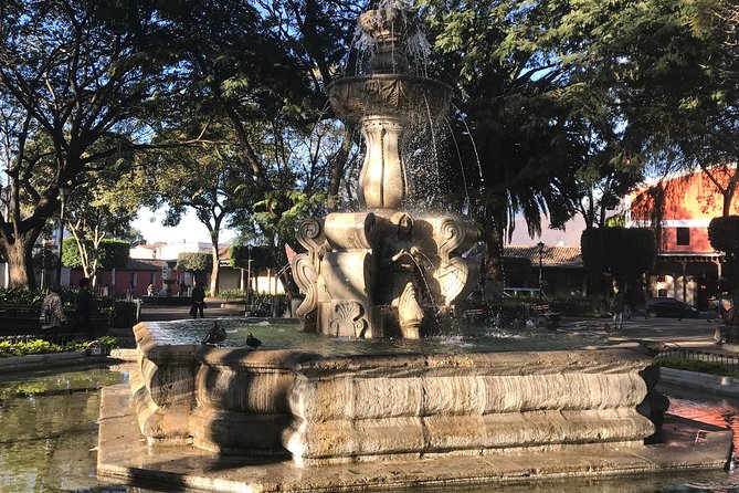 Combo Walking and Market Tour - Insights Into Guatemalan History