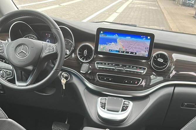 Copenhagen Airport Transfer Service | English Speaking Driver