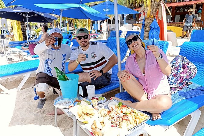 Cozumel Day Pass + 1 Meal + 5 Drinks San Francisco Beach Club