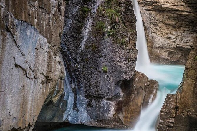 CR Natural Wonders Trek. Bajos Del Toro the Waterfall Trail + Poas Volcano.