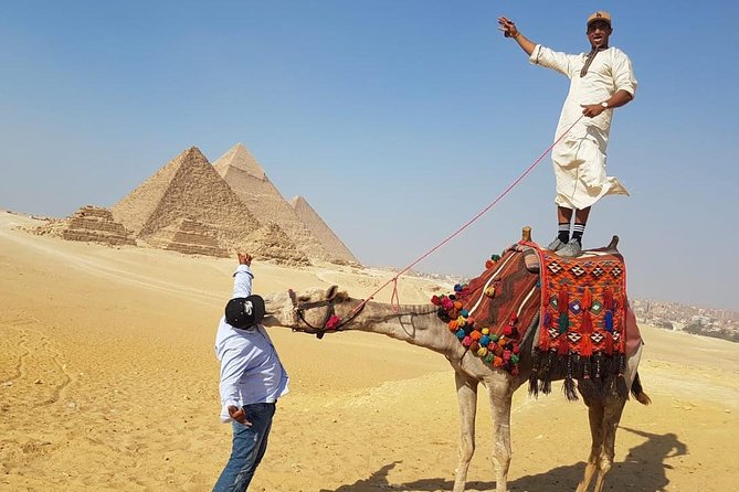 Day Tour To Pyramids of Giza and Egyptian Museum