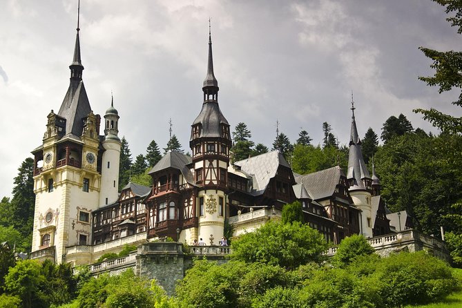 Day Trip Through Brasov in Transylvania and Bran, Peles, and Rasnov Castles