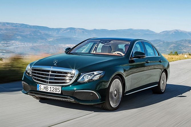 Departure Private Transfer: Liverpool to Manchester Airport MAN in Business Car