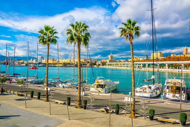 Departure Transfer: Malaga to Malaga Airport AGP by Business Car