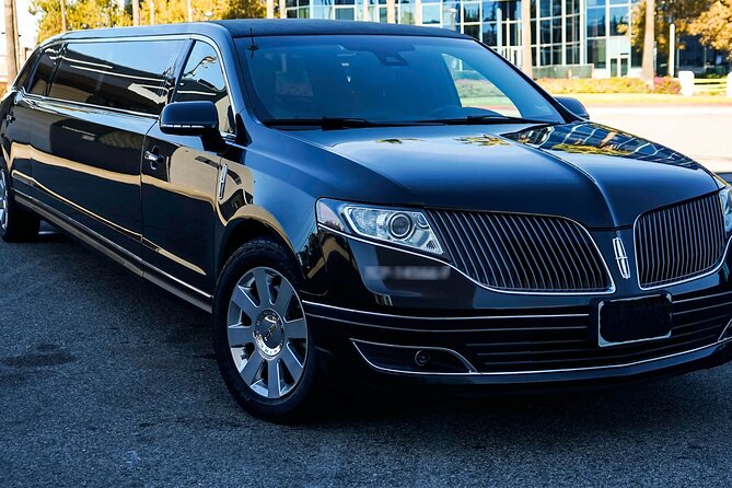 Departure Transfer Montreal to Montreal Airport by Limos or Bus