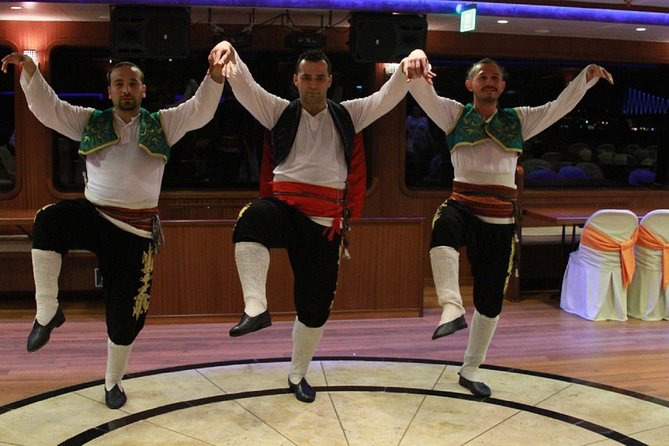 Dinner Cruise by Night on Bosphorus With a Traditional Show