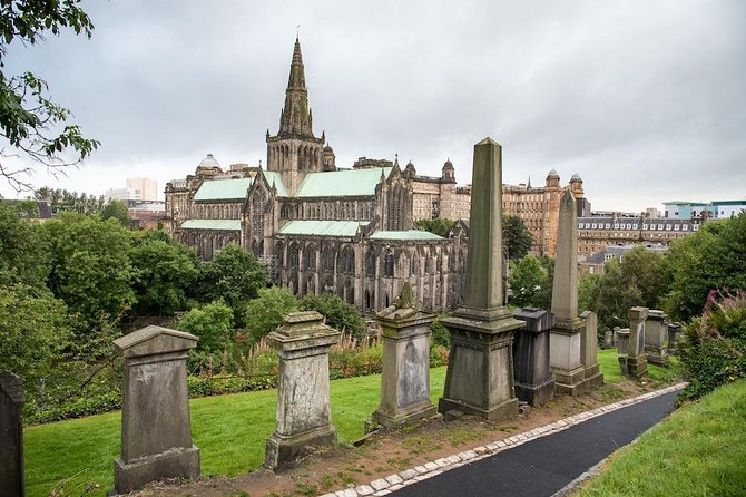 Discover Glasgow. Full Day Private Tour in People Carrier.