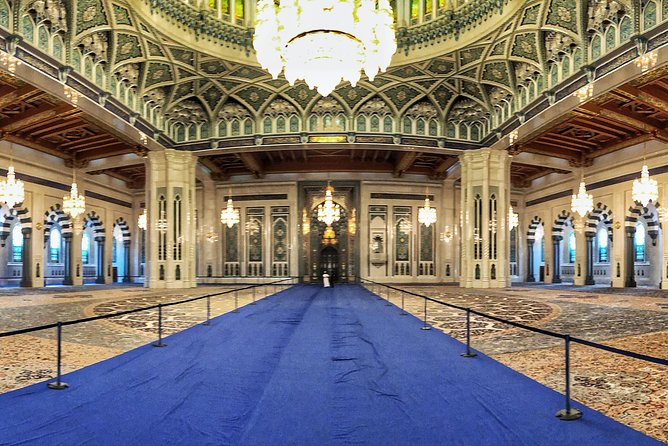 Discover Muscat: Group City Tour
