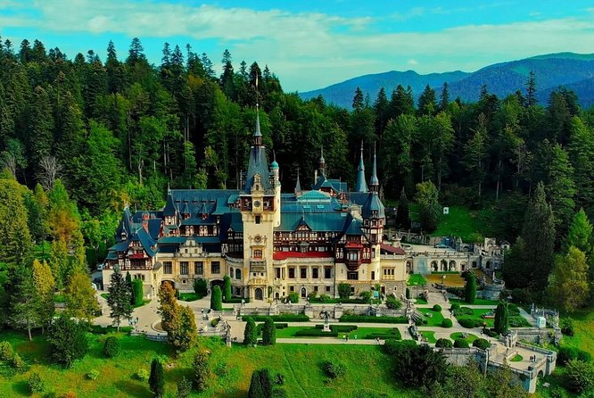 Draculas Castle and Peleș Royal Castle – Private Tour