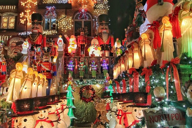 Dyker Heights – Brooklyn Christmas Houses Private Tour