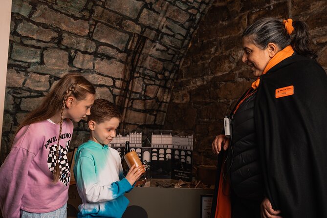 Edinburgh: Family-Friendly Ghost Tour