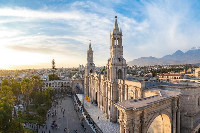 Essential Arequipa and Colca Canyon Tour Package