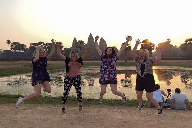 Exploring Angkor Wat Sunrise Tour-Small Group